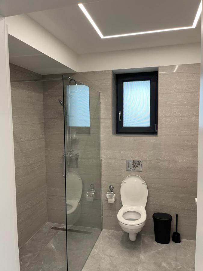 Noah Apartment Self Check-In Otopeni Exterior photo