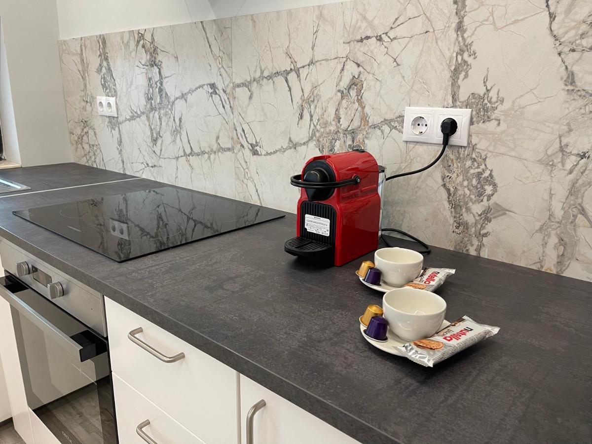 Noah Apartment Self Check-In Otopeni Exterior photo
