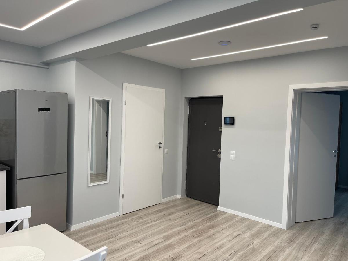 Noah Apartment Self Check-In Otopeni Exterior photo