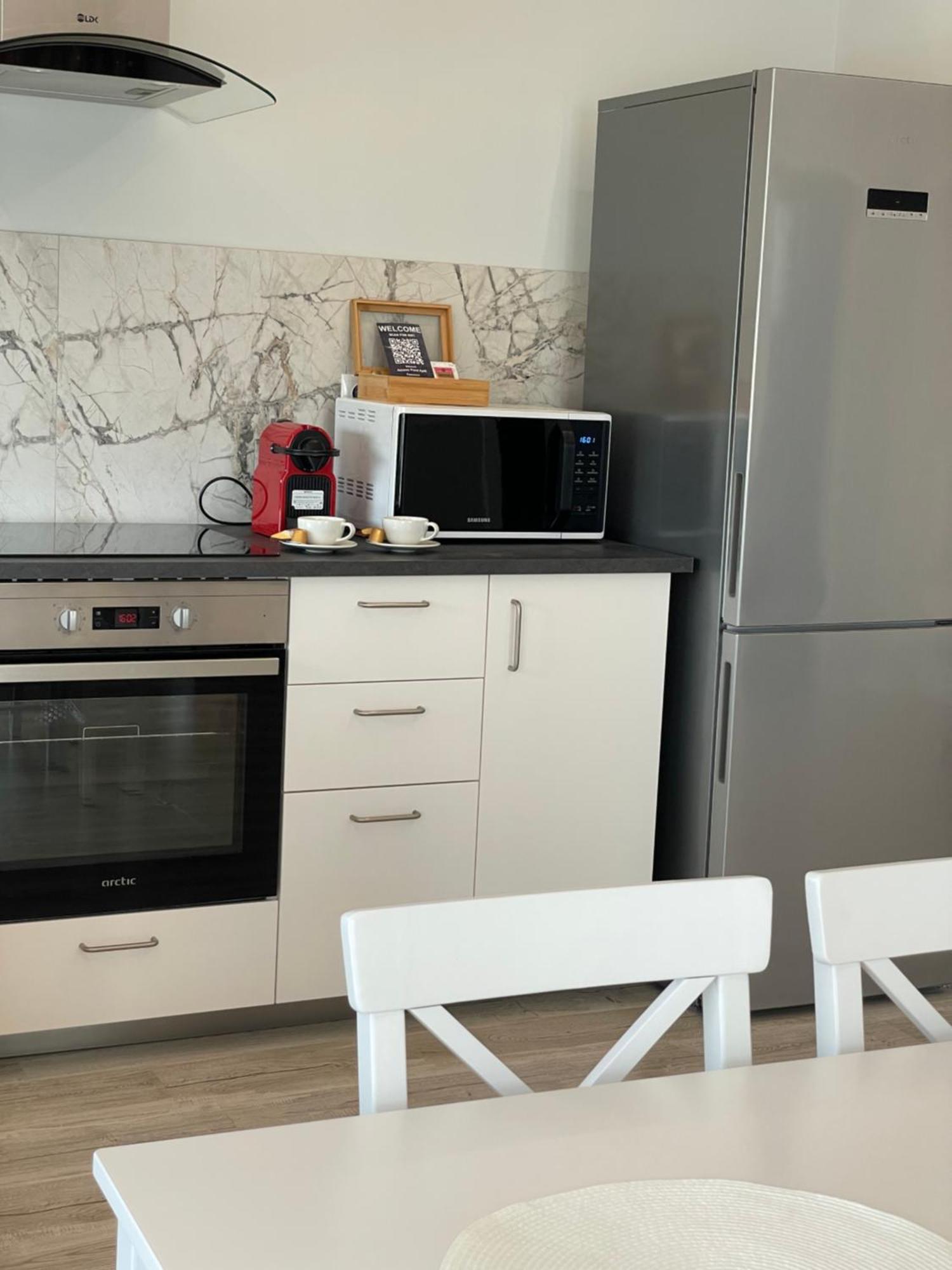 Noah Apartment Self Check-In Otopeni Exterior photo